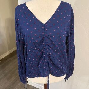 Jessica Simpson Women’s Navy Blouse with Heart Pattern. Size XL